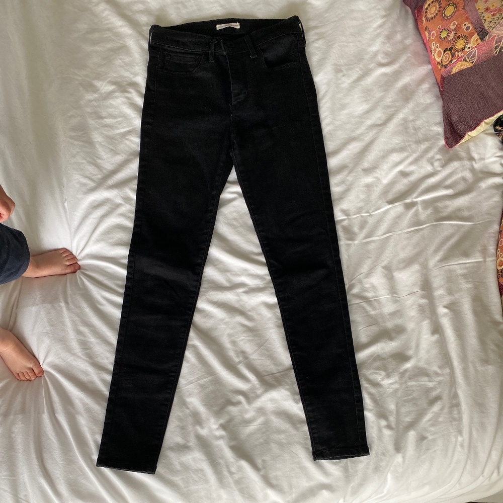 Levi’s 720 High Rise Skinny Jean